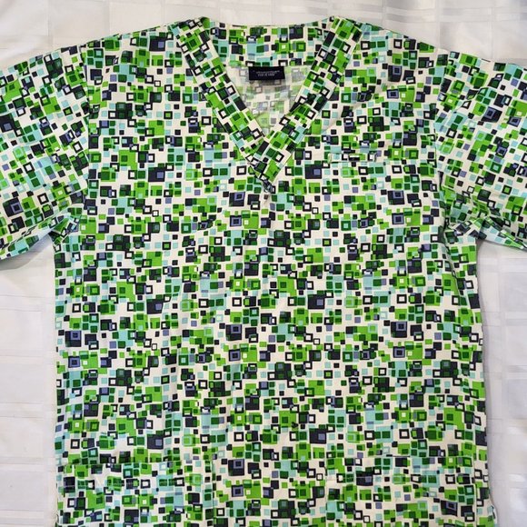 DENVER HAYES GREEN SQUARES PATTERN NURSE SCRUBS SHORT SLEEVE TOP SIZE XS - Picture 3 of 13
